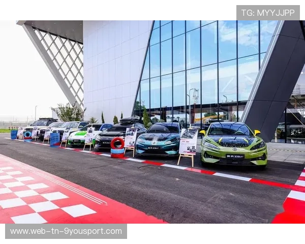 车迷体验升级:虚拟赛道互动新尝试,虚拟车辆